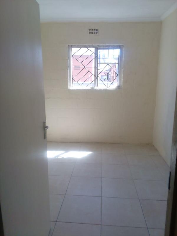 1 Bedroom Property for Sale in Umrhabulo Triangle Western Cape